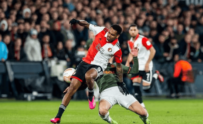 华体会_关于费耶诺德主场击败海伦芬，边路压制成功的信息